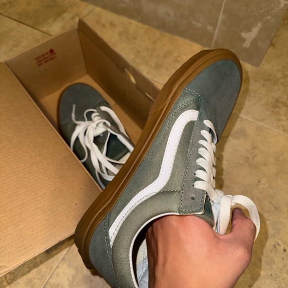 Vans - Picture 2 of 3